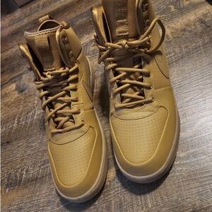 Nike Men's Court Borough Mid Winter